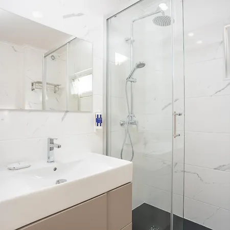 Renovated Algarve With Pool *