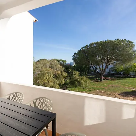 Renovated Algarve With Pool Lejlighed