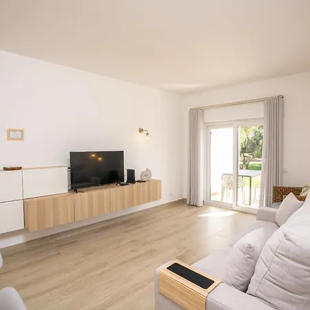 Renovated Algarve With Pool Lejlighed