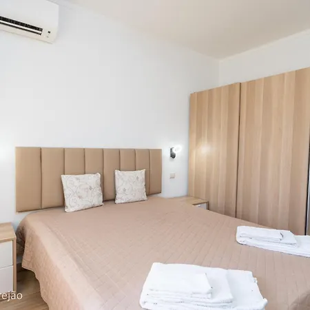 Renovated Algarve With Pool *