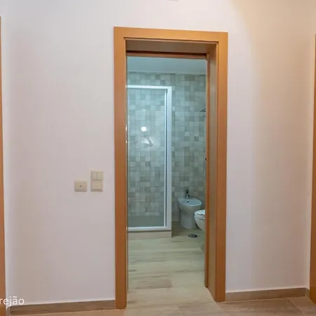 Renovated Algarve With Pool Apartment