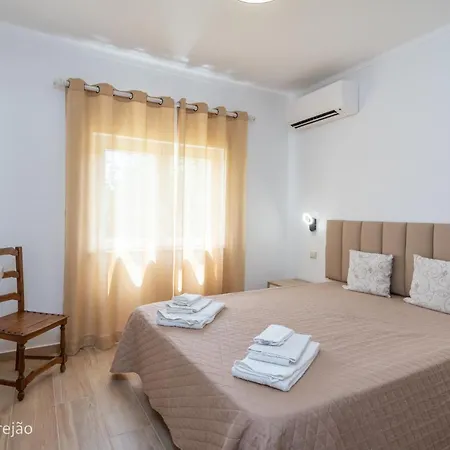 Daire Renovated Algarve With Pool *