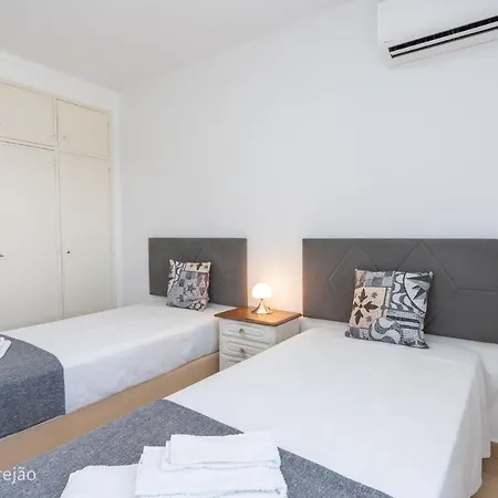 Apartment Renovated Algarve With Pool