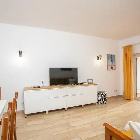 Renovated Algarve With Pool Apartment
