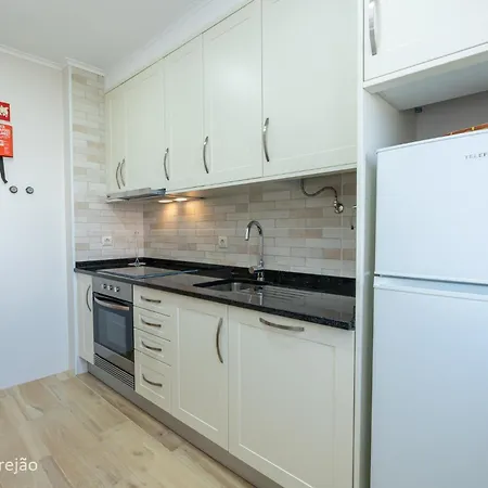 Apartment Renovated Algarve With Pool