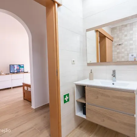 Renovated Algarve With Pool Apartment