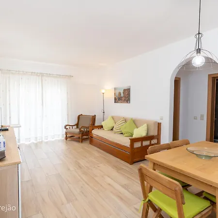 Apartment Renovated Algarve With Pool