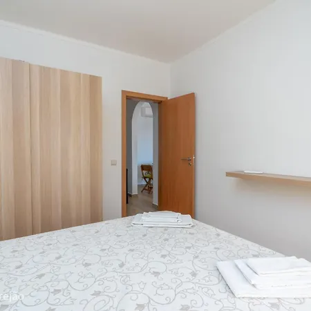 Renovated Algarve With Pool Daire *