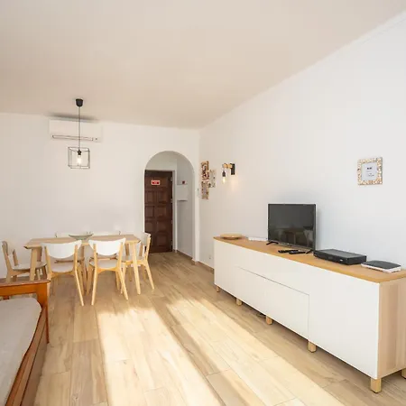 Renovated Algarve With Pool Apartment Armacao de Pera