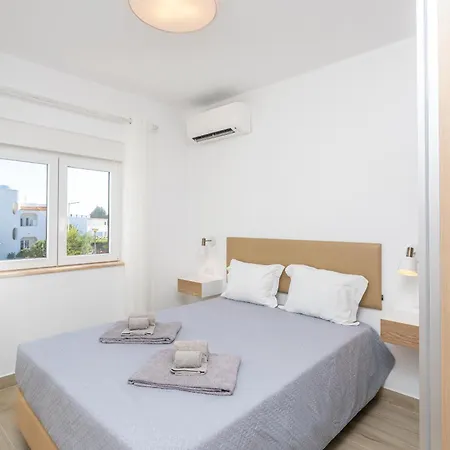 Apartment Renovated Algarve With Pool