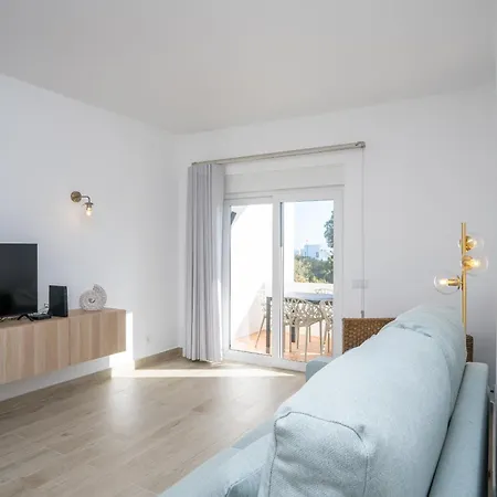 Apartment Renovated Algarve With Pool Armação de Pêra