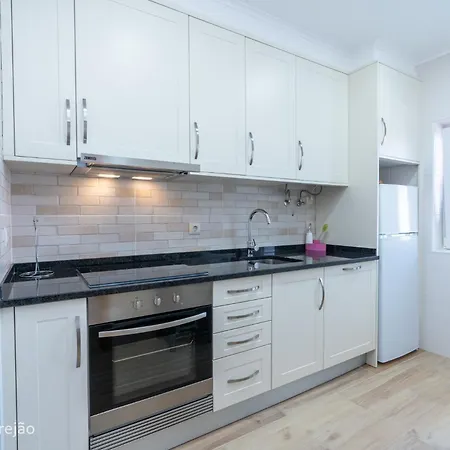 Renovated Algarve With Pool Apartment