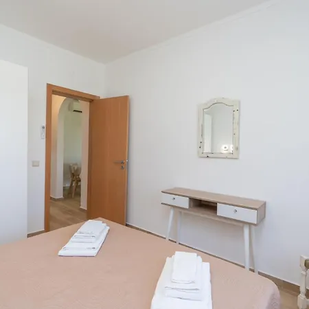 Renovated Algarve With Pool *