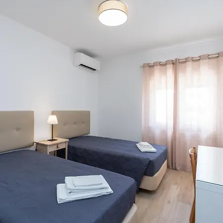 Apartment Renovated Algarve With Pool