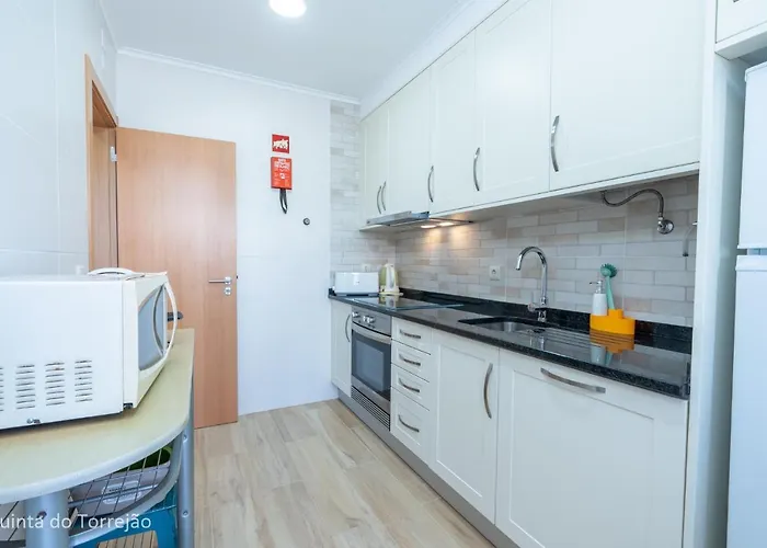 Renovated Algarve With Pool