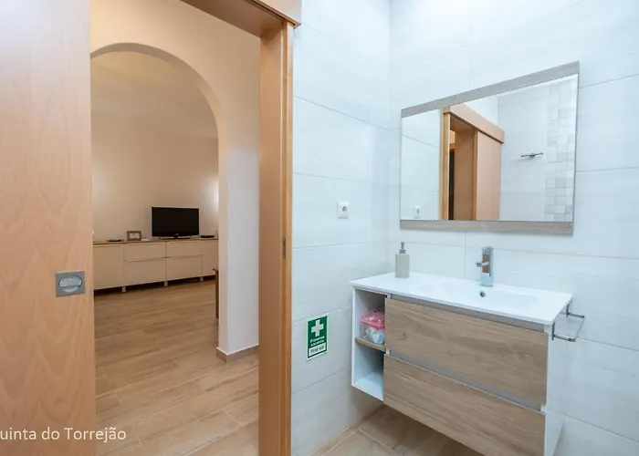 Renovated Algarve With Pool