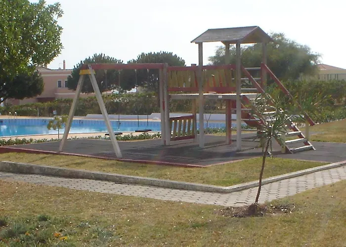 Renovated Algarve With Pool Armação de Pêra