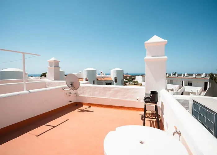 Renovated Algarve With Pool Lejlighed Armação de Pêra