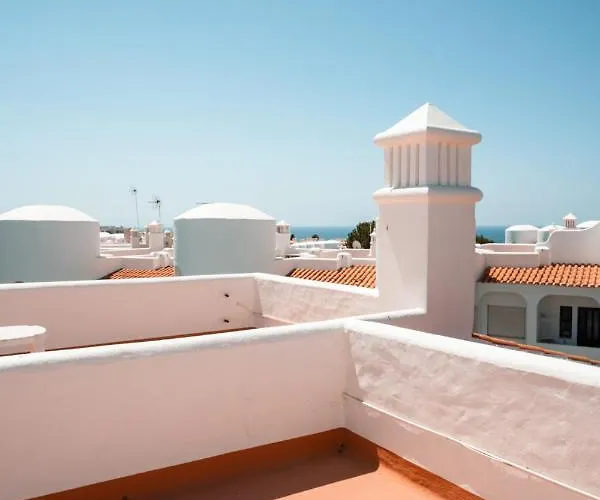 Renovated Algarve With Pool