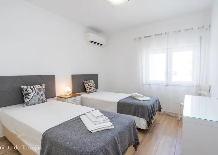 Lejlighed Renovated Algarve With Pool Armação de Pêra