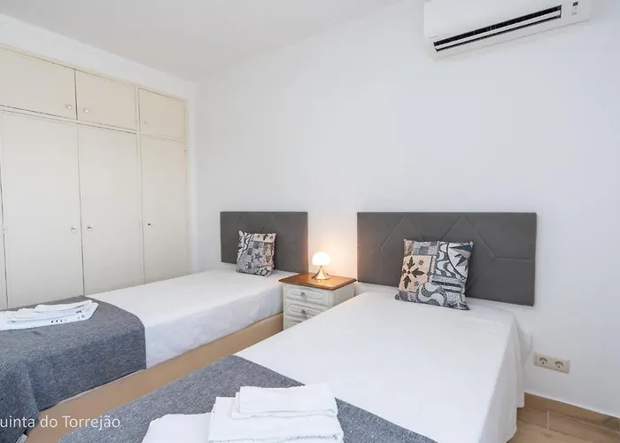 Lejlighed Renovated Algarve With Pool