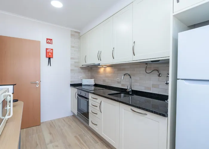 Renovated Algarve With Pool *