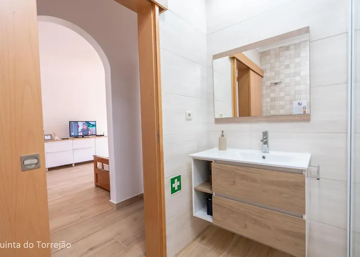 Renovated Algarve With Pool Lejlighed