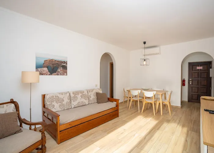 Renovated Algarve With Pool * Armação de Pêra