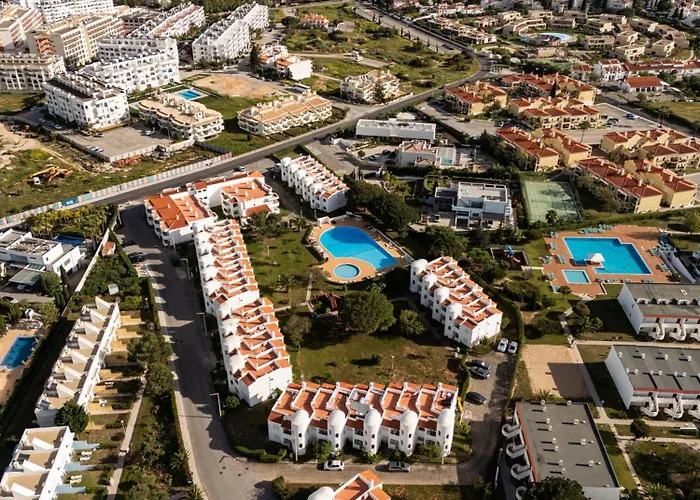 Lejlighed Renovated Algarve With Pool Armação de Pêra
